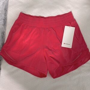 NWT Lululemon Hotty Hot HR 4” Lined shorts